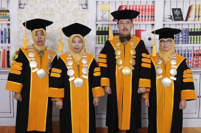 Sidang Terbuka Wisuda Sarjana dan Mgister ke XXI Universitas Suryakancana Tahun Akademik 2021-2022
